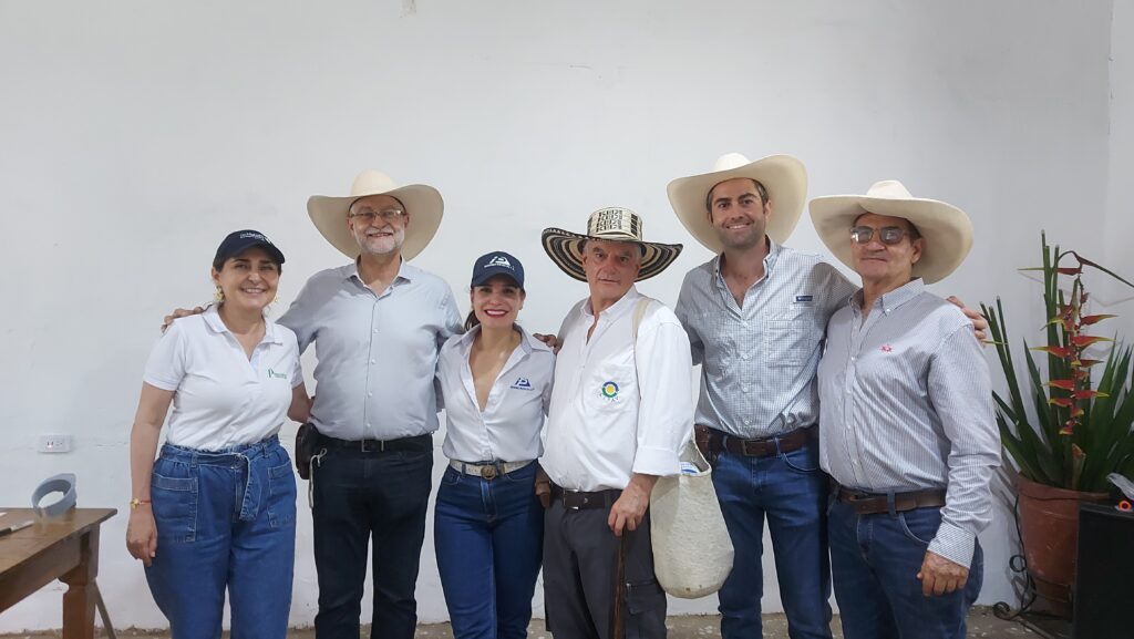 Procaña participó en el día de campo liderado por TNC, The Nature Conservancy, en la Reserva Natural El Hatico. - caña sostenible; caña ; cala orgánica ; agroecología; COP16; cultivadores de caña 